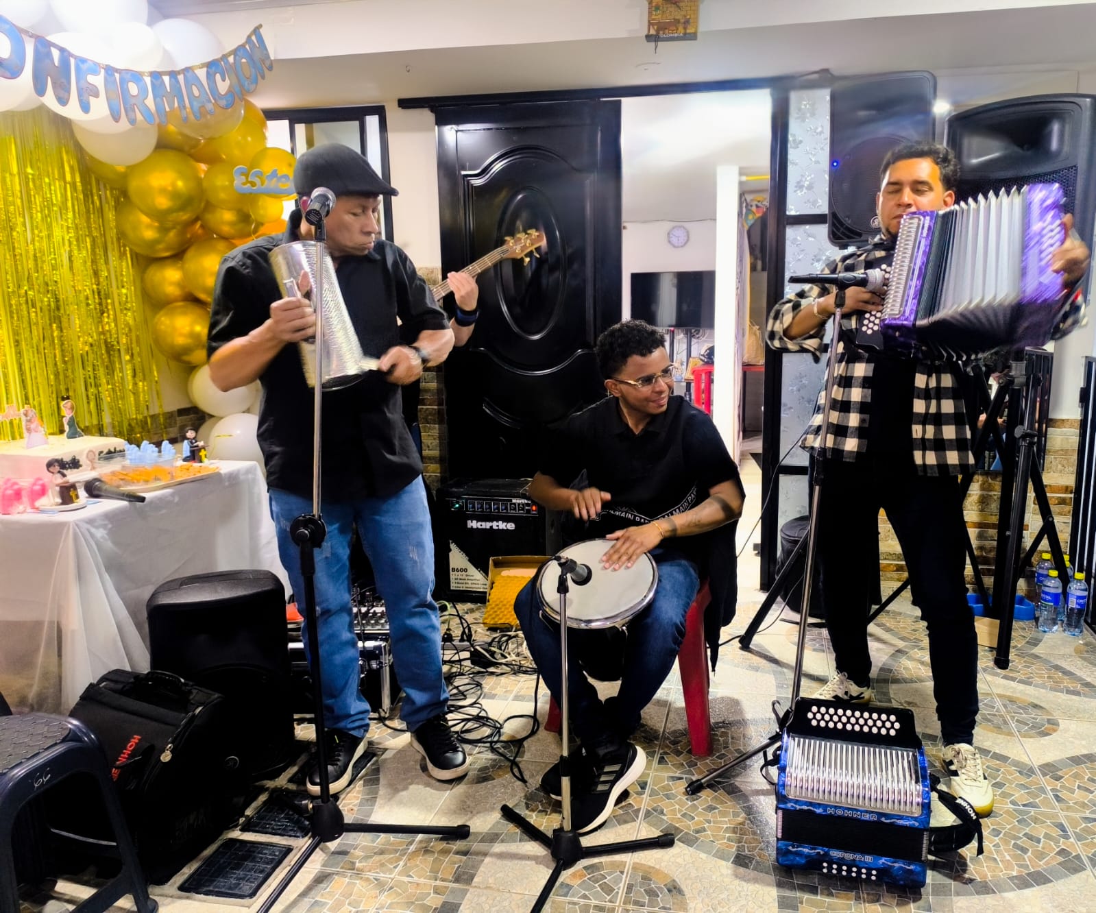 Vallenato Bogotá Live tocando en una fiesta de confirmación en Bogotá